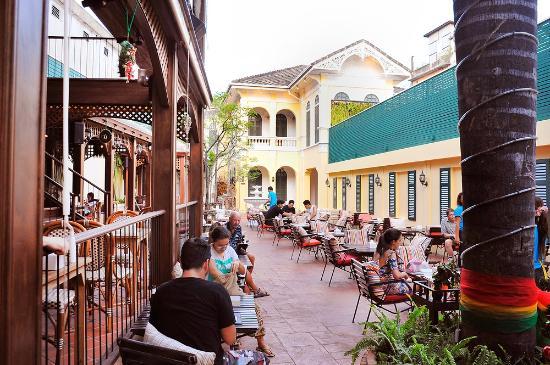 Buddy Beer Wine Bar and Grill